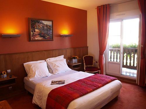 Hotel Au Nid De Cigognes 3*