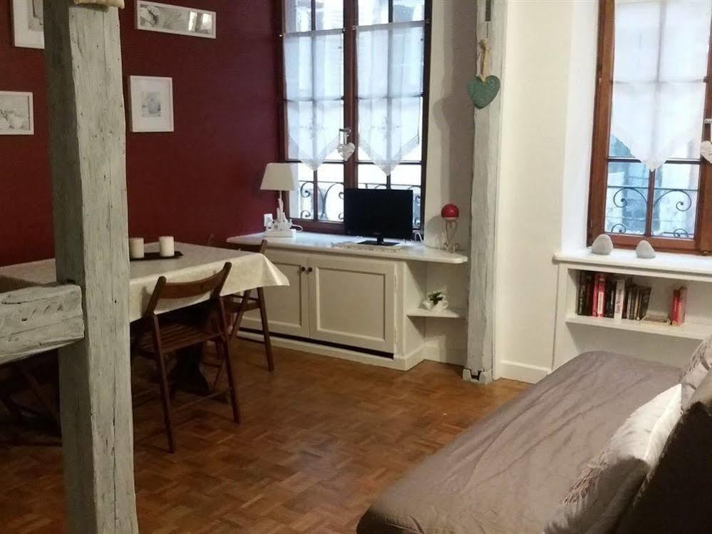 Hotel Au Nid De Cigognes 3*